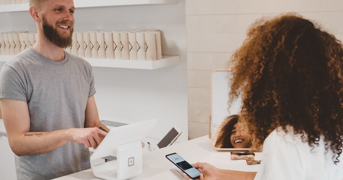 Occasion premium vs neuf : Pourquoi acheter d'occasion est la décision la plus intelligente